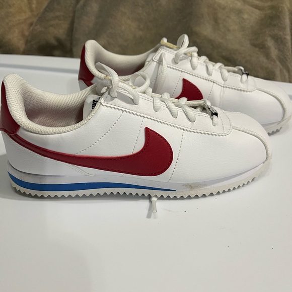 Nike Cortez - Picture 2 of 5